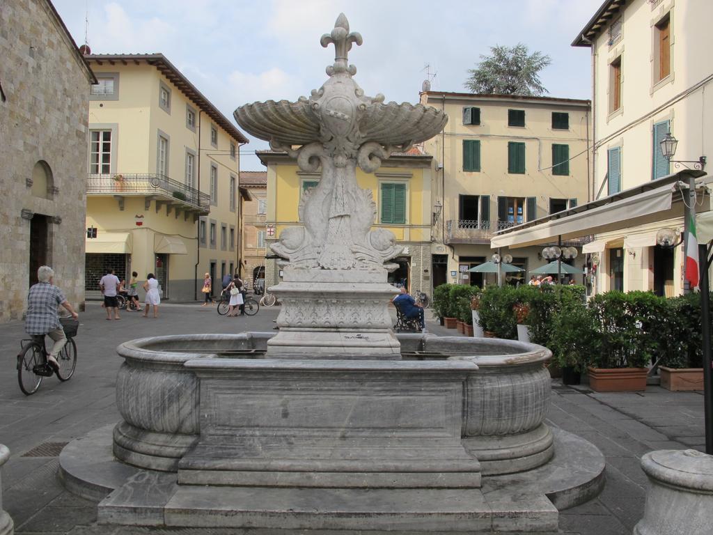 Ferienwohnung La Stagione Dell'Arte Camaiore Exterior foto