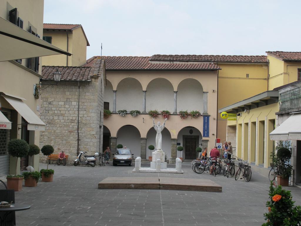 Ferienwohnung La Stagione Dell'Arte Camaiore Exterior foto